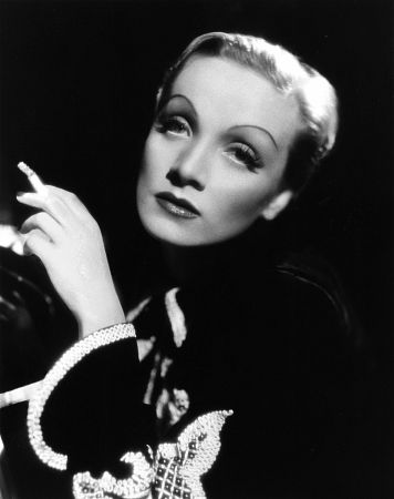 kinopoisk.ru-Marlene-Dietrich-256790.jpg